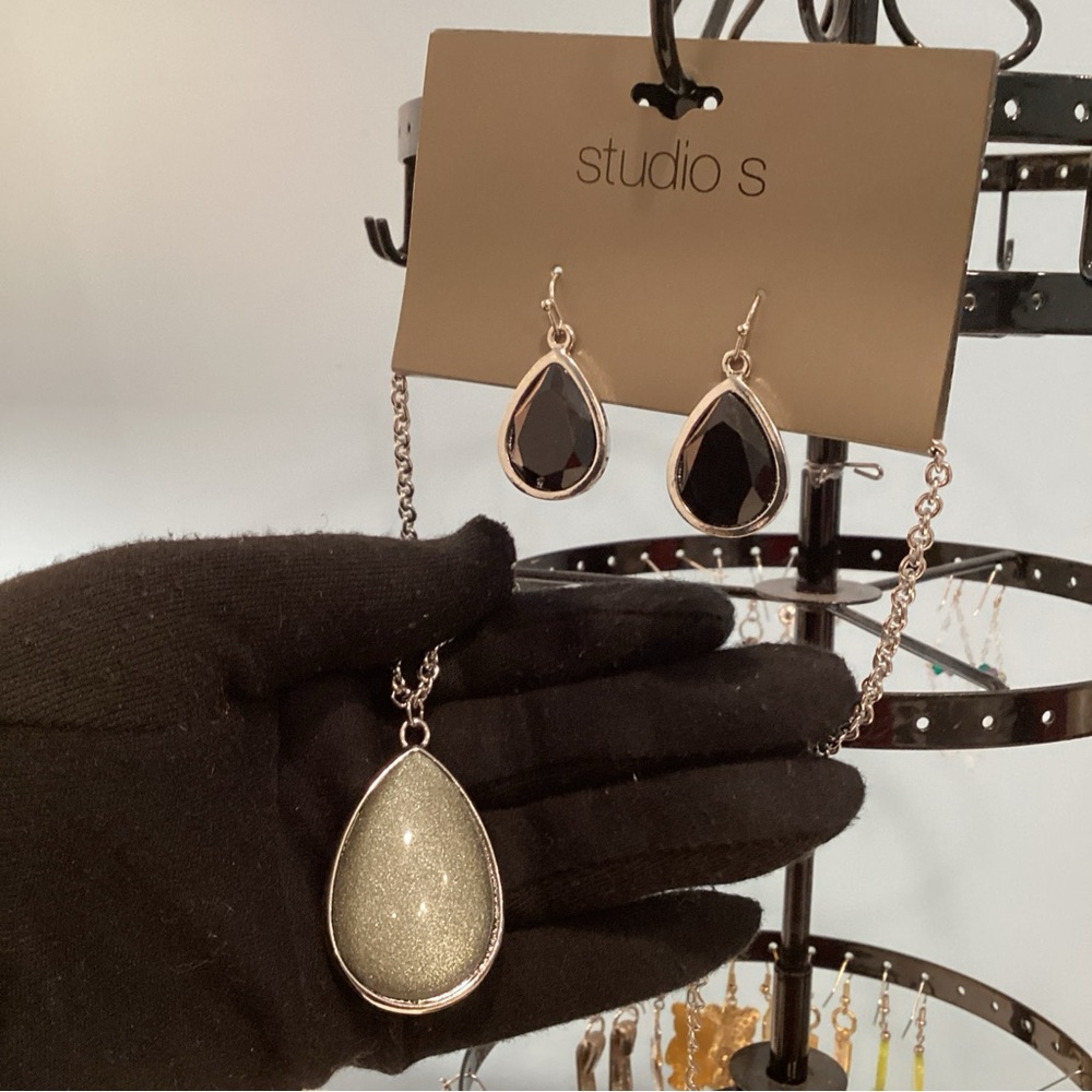 Studio S Silver/Jet Reversible faceted Pendant Necklace & Black Earring Set NWT